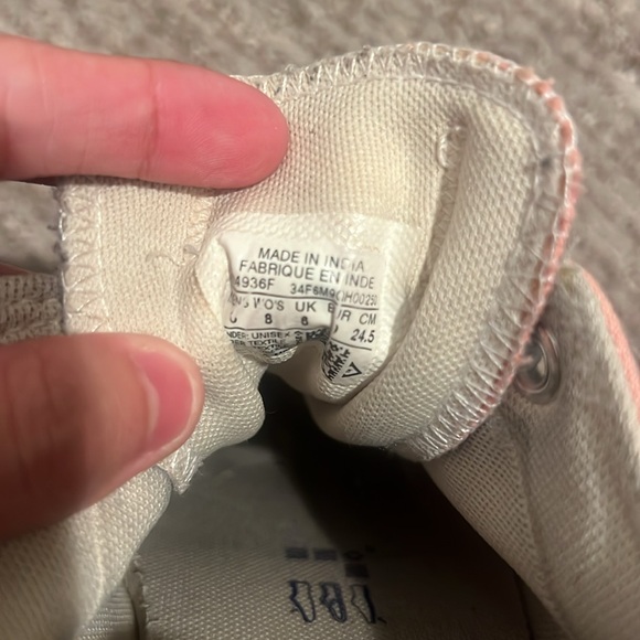 Pink Converse - Picture 7 of 7